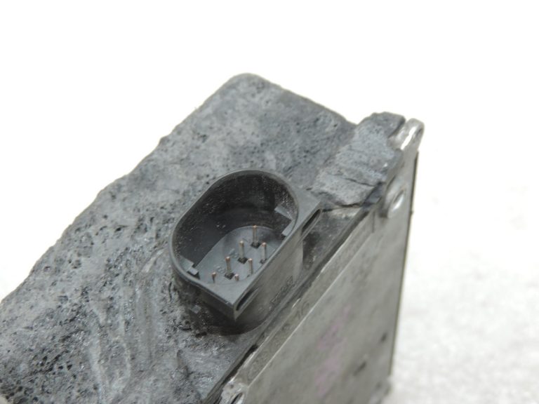 Oriģinālais BMW F30 F30 F20 F15 F16 F25 F26 F22 F23 F32 F34 F10 F06 F12 F12 F13 F01 Radara sensora ACC sensora vadības bloks