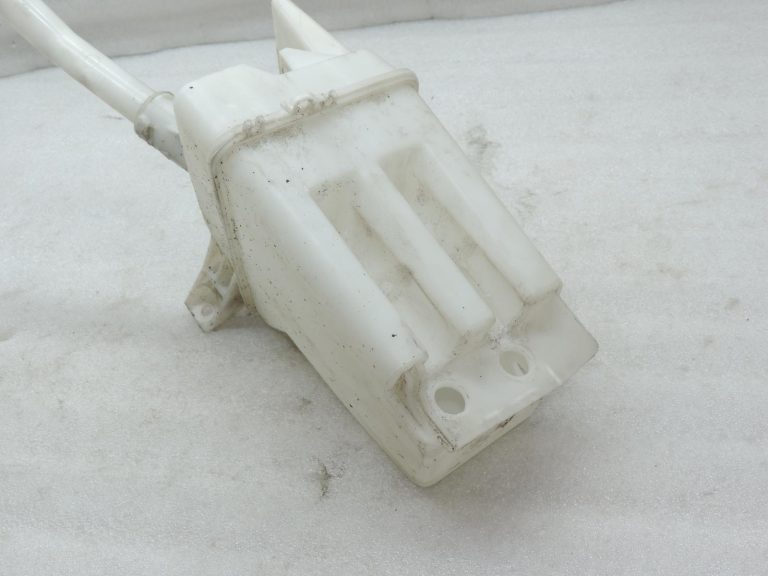 Oriģinālā 2004-2009 Toyota Corolla Verso AR10 tīrītāju ūdens tvertne