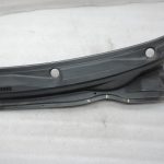 Oriģinālais 2004-2009 Toyota Corolla Verso AR10 vējstikla apakšējās restes vāks kreisais