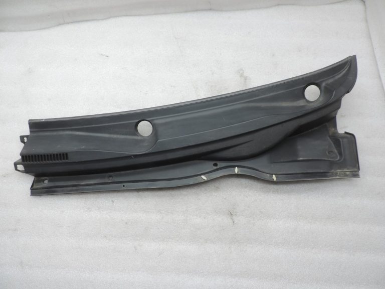 Oriģinālais 2004-2009 Toyota Corolla Verso AR10 vējstikla apakšējās restes vāks kreisais