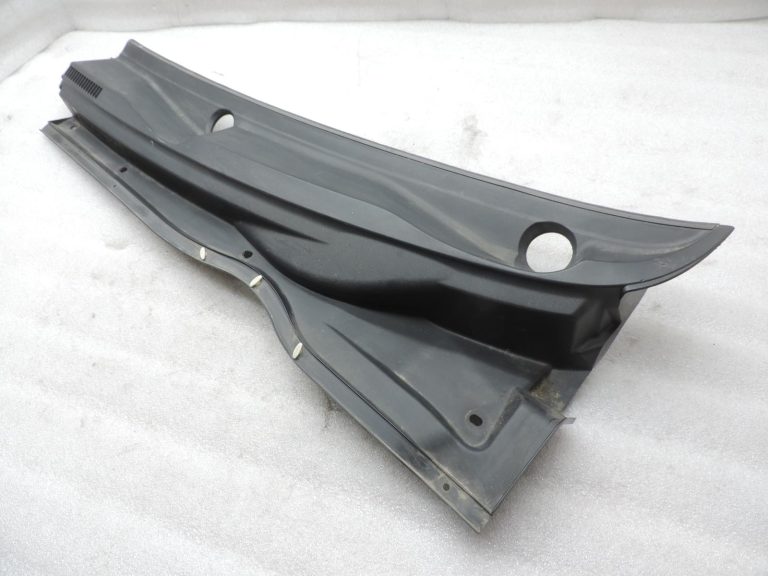 Oriģinālais 2004-2009 Toyota Corolla Verso AR10 vējstikla apakšējās restes vāks kreisais