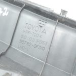 Oriģinālais 2004-2009 Toyota Corolla Verso AR10 vējstikla apakšējās restes vāks kreisais