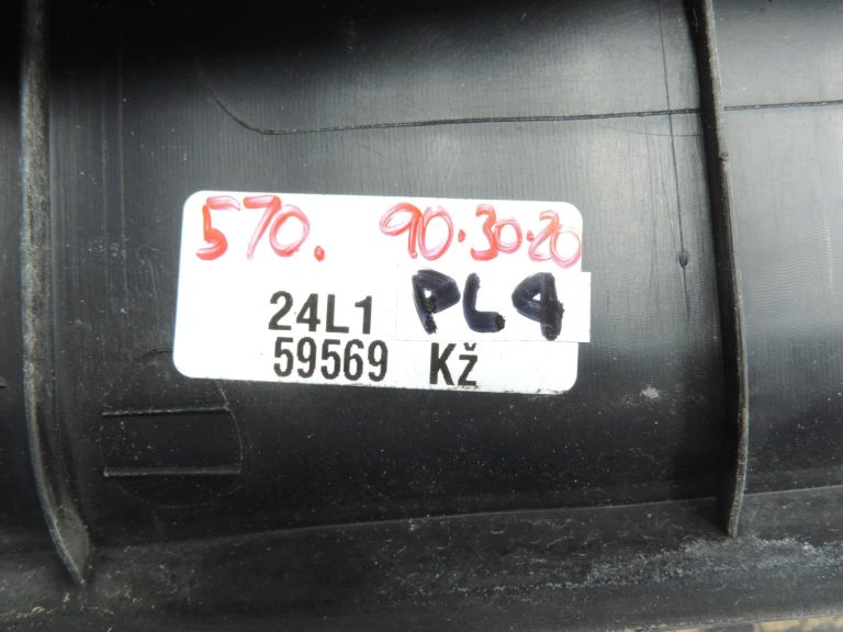 Oriģinālais 2004-2009 Toyota Corolla Verso AR10 vējstikla apakšējās restes vāks kreisais