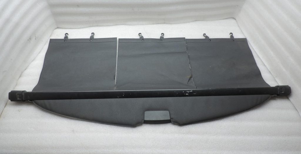 Original 2004-2009 Toyota Corolla Verso AR10 parcel shelf roller blind