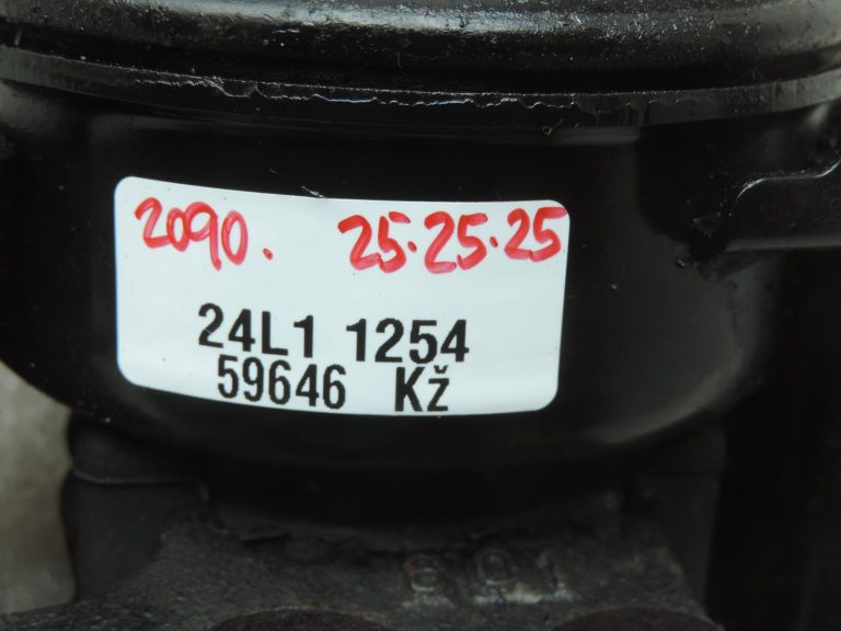 Oriģinālais Toyota Corolla Verso AR10 Avensis T25 2.0 D4D (1CDFTV) Dzinēja stiprinājums pa labi