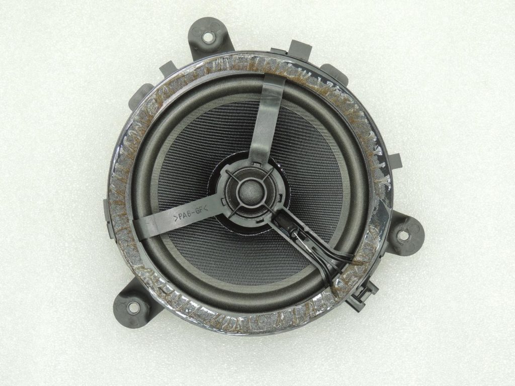 Volvo XC90 door loudspeaker rear door loudspeaker 8633664