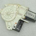 Renault Laguna III Aizmugurējā kreisā loga regulatora motors 827310001R