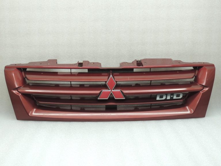 Mitsubishi Pajero V68W radiatora režģis priekšējais MR617919