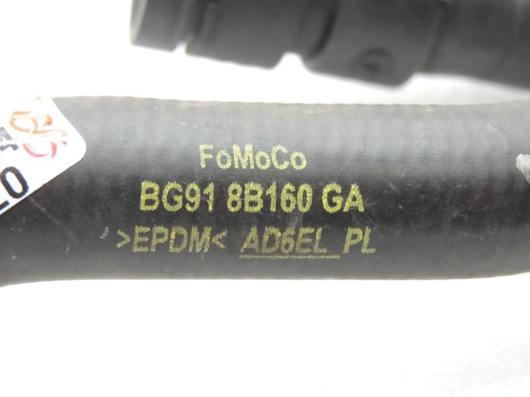 Volvo V60 D3 2.0D dīzeļdzinēja radiatora šļūtenes caurule 31305157