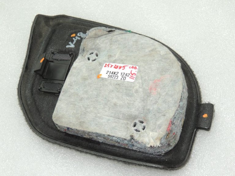 Bagāžas nodalījuma labo pusi Volvo V60 I (2011-2018) 39804324