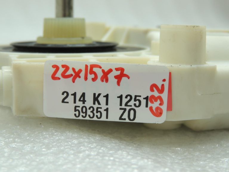 Renault Laguna III Aizmugurējā kreisā loga regulatora motors 827310001R