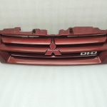 Mitsubishi Pajero V68W radiatora režģis priekšējais MR617919