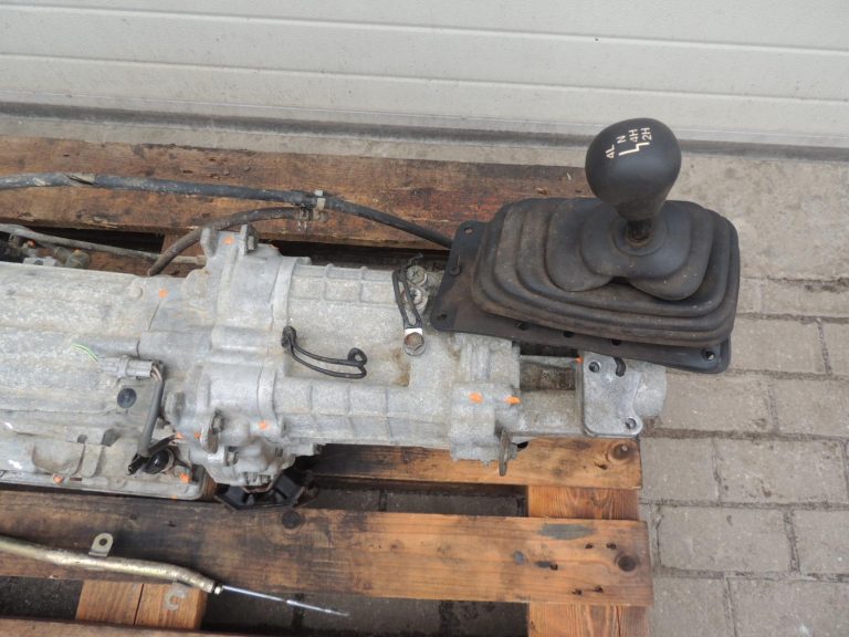 Suzuki Grand Vitara I 2,0TD automātiskā ātrumkārba 21000-78EB0 03-72Le AISIN
