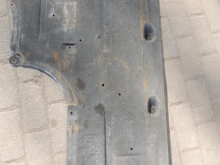 Oriģinālā BMW 5. sērijas F10 F11 apakšējā paneļa apdare labajā pusē 🚨 SMALL DEFECTIVE 🚨 51757207268
