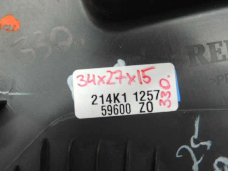 DACIA Duster I (H79) 4×4 Stūres paneļa apdare 484727655R