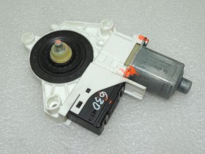 Renault Laguna III Logu regulatora motors aizmugurējais labais 827300001R