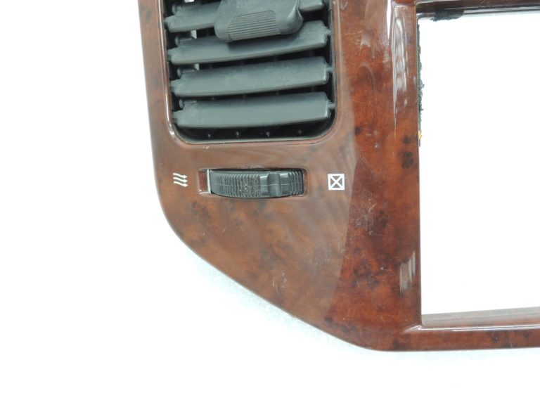 Mitsubishi Pajero V7 V6 ventilācijas atveres centrālās konsoles apdares koka MR456373