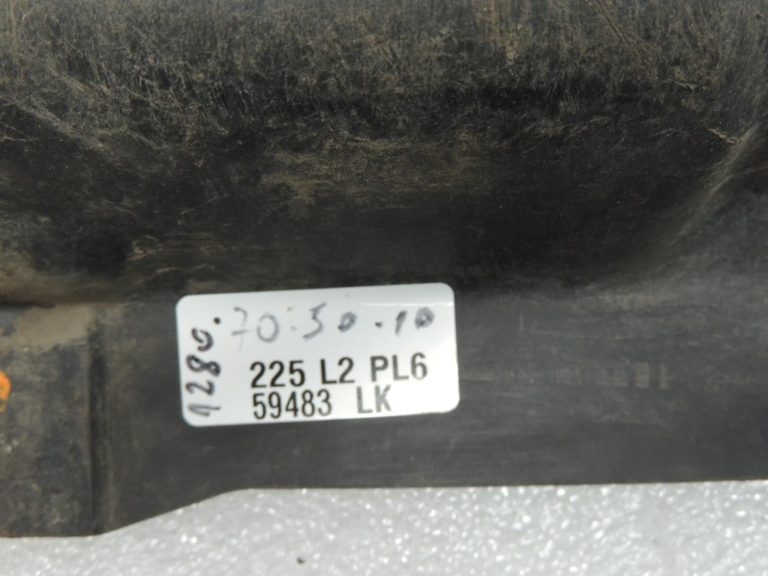 Mitsubishi Pajero V68W V78W V88W V98W Dzinēja aizsargs apakšējais MR437667 🚨 DEFEKTĪVS 🚨