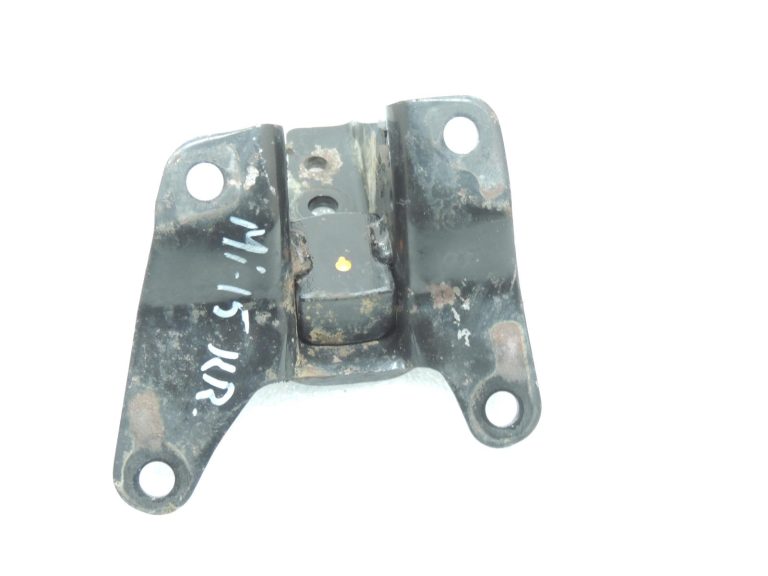 Mitsubishi Pajero V7 V6 3.2 DI-D 4M41 Dzinēja stiprinājums kreisais ME203409