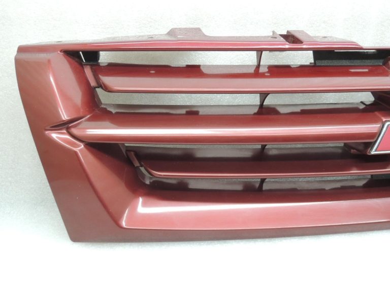 Mitsubishi Pajero V68W radiatora režģis priekšējais MR617919