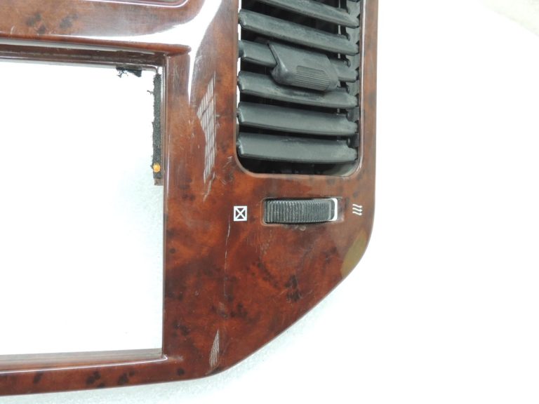 Mitsubishi Pajero V7 V6 ventilācijas atveres centrālās konsoles apdares koka MR456373