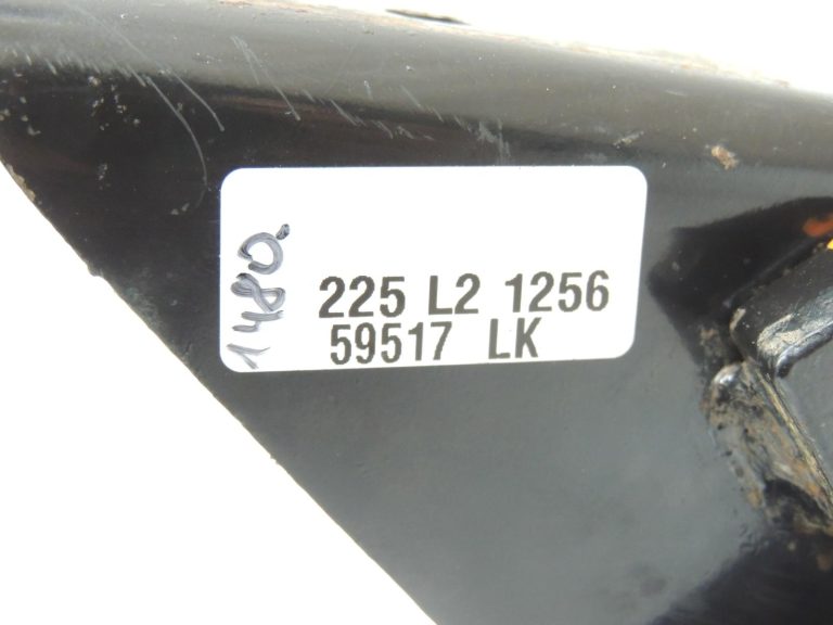 Mitsubishi Pajero V7 V6 3.2 DI-D 4M41 Dzinēja stiprinājums kreisais ME203409