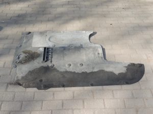Oriģinālā BMW 5. sērijas F10 F11 apakšējā paneļa centrs 51757261763 7261763