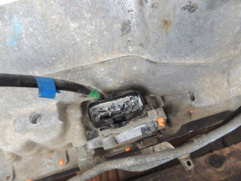 Suzuki Grand Vitara I 2,0TD automātiskā ātrumkārba 21000-78EB0 03-72Le AISIN