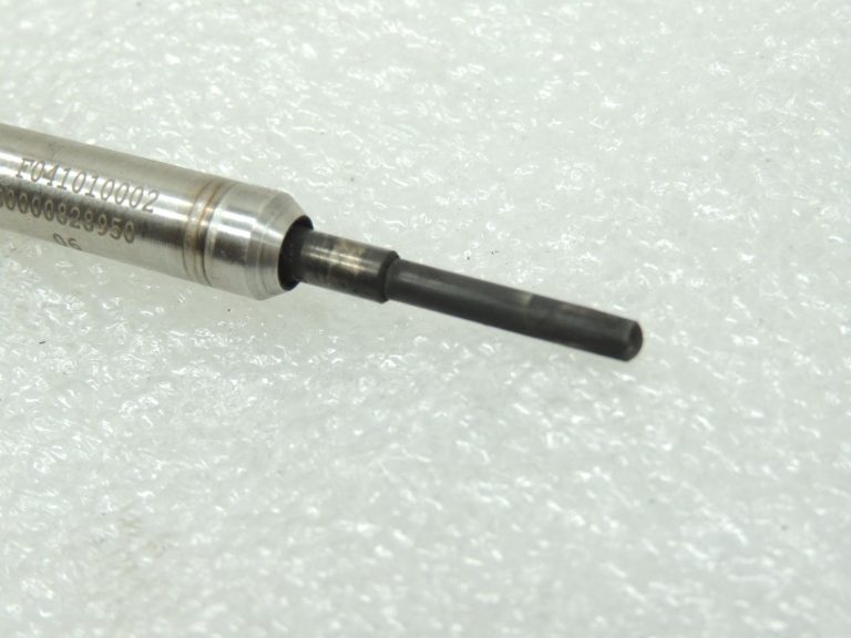 Oriģinālā BMW F30 F31 dīzeļdegviela B47 kvēlsveces ar spiediena sensoru 12238518215