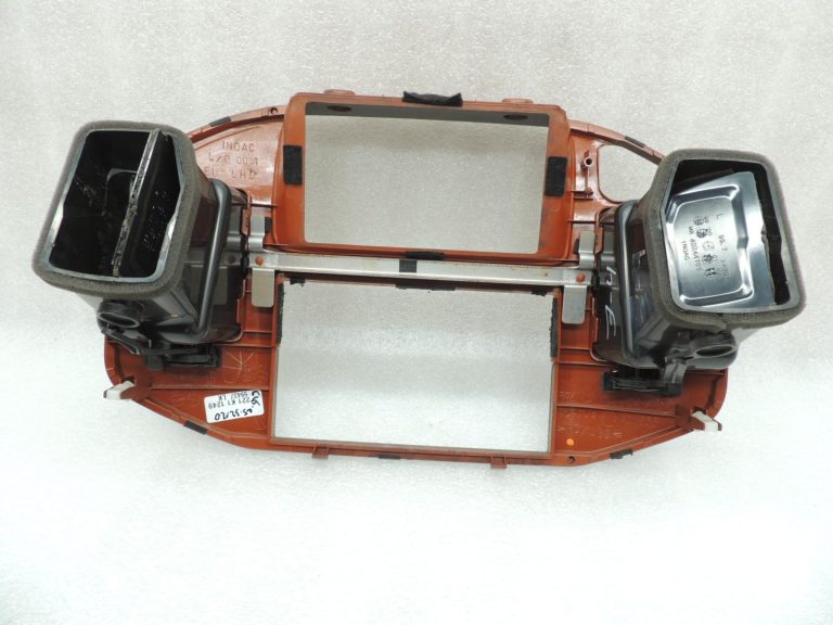 Mitsubishi Pajero V7 V6 ventilācijas atveres centrālās konsoles apdares koka MR456373