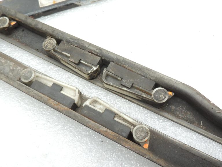 Mitsubishi Pajero V7 V6 Durvju stiprinājuma siksna MR436701