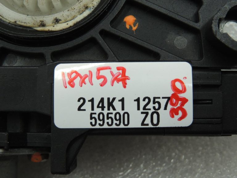 Volvo V40 II Cross Country aizmugurējā loga motors pa labi 31378401