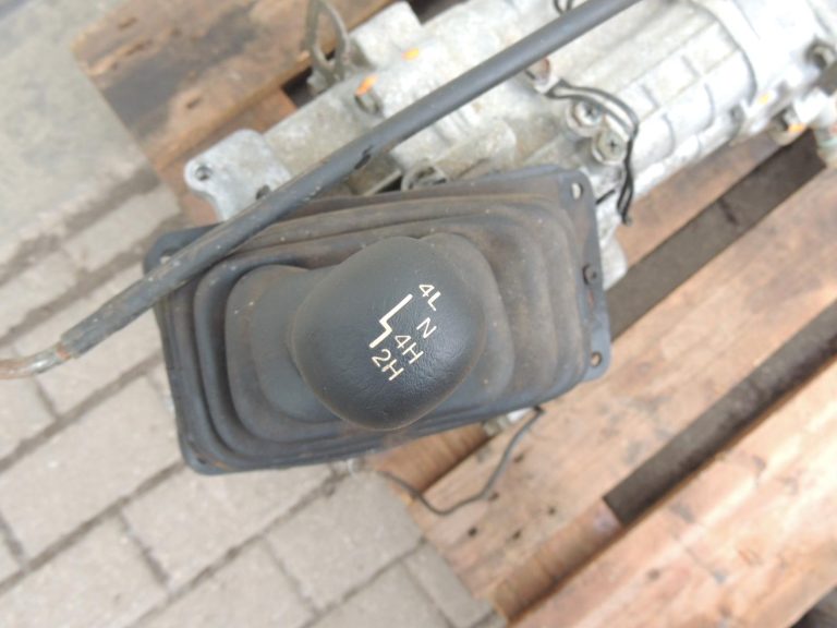 Suzuki Grand Vitara I 2,0TD automātiskā ātrumkārba 21000-78EB0 03-72Le AISIN