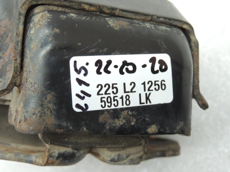 Oriģinālais Mitsubishi Pajero V7 V6 3.2 DI-D 4M41 Dzinēja stiprinājums Dzinēja stiprinājums MR374898