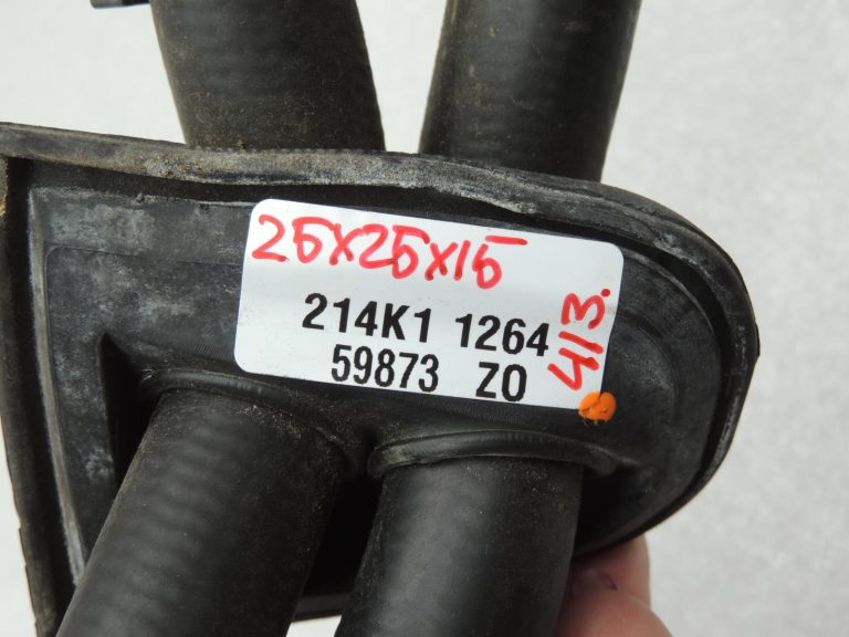 Oriģinālā Volvo V60 S60 V70 D3 2.0D dzesēšanas šķidruma šļūtene 31368177