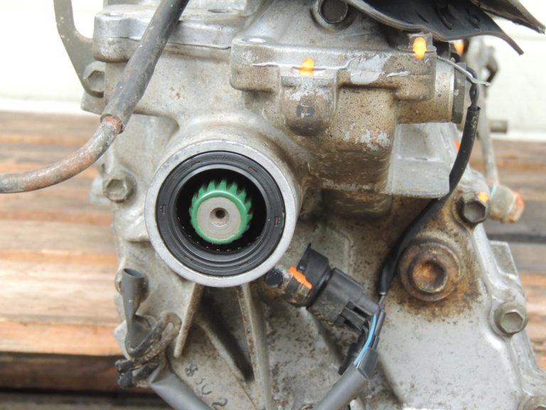 Suzuki Grand Vitara I 2,0TD automātiskā ātrumkārba 21000-78EB0 03-72Le AISIN