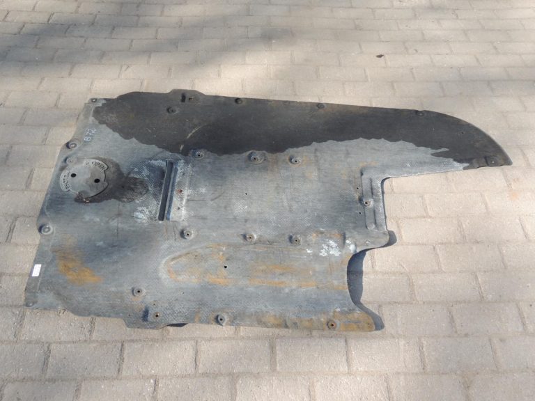 Oriģinālā BMW 5. sērijas F10 F11 apakšējā paneļa centrs 51757261763 7261763
