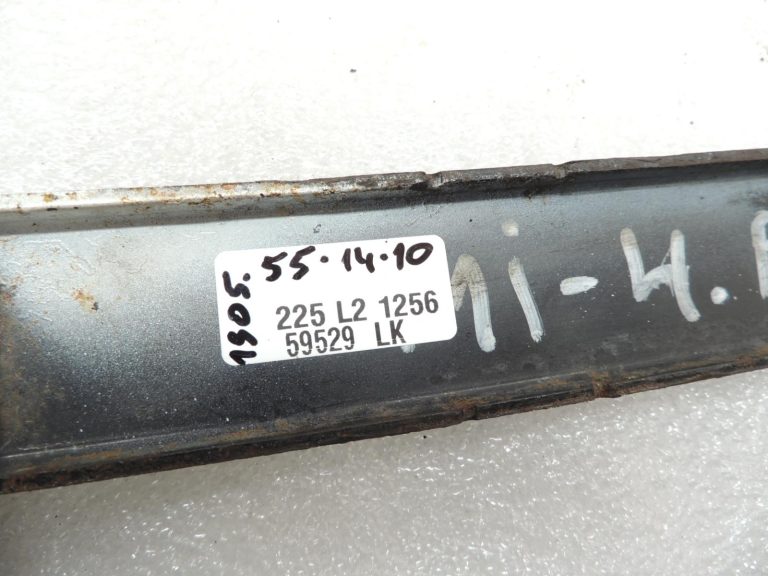 Mitsubishi Pajero V7 V6 Durvju stiprinājuma siksna MR436701