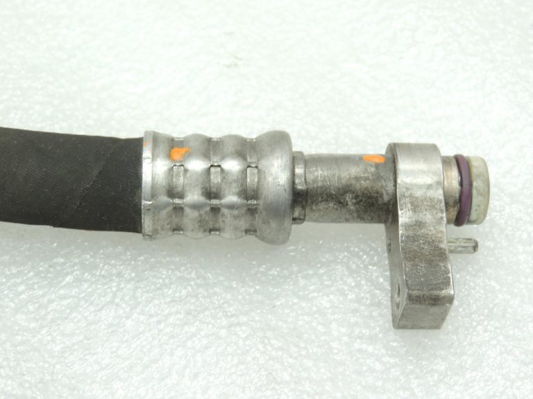 Oriģinālā BMW F20 F20 F21 F22 F22 F30 F31 gaisa kondicionēšanas šļūtene 9337133 64539337133