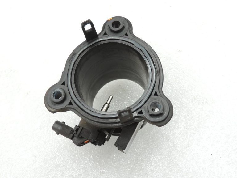 Oriģinālā BMW F20 F22 F22 F44 F44 F15 F30 F31 B47 Ieplūdes kolektora pieplūdes gaisa atloks 11618511339