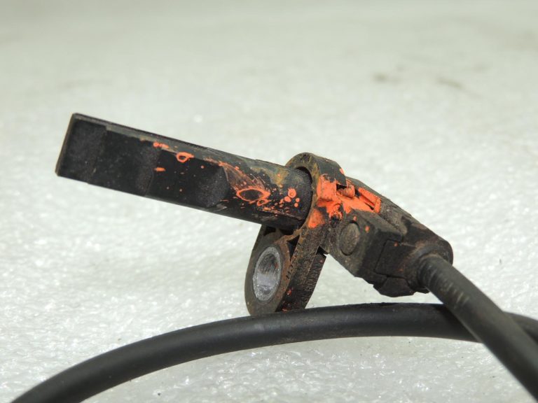 OEM DACIA Duster I (H79) 4×4 ABS sensors priekšējais 479109155R
