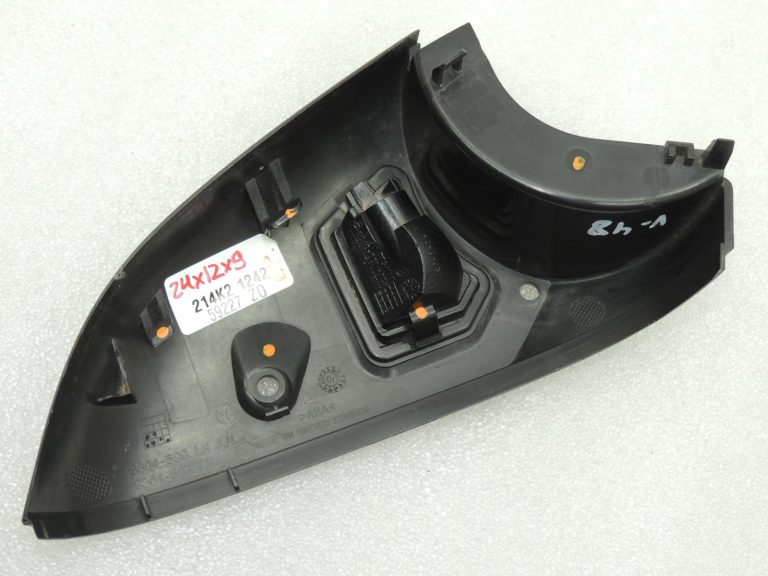 Volvo V60 S60 XC60 Spoguļa apakšējais kreisais vāciņš 30799220, 31217838,