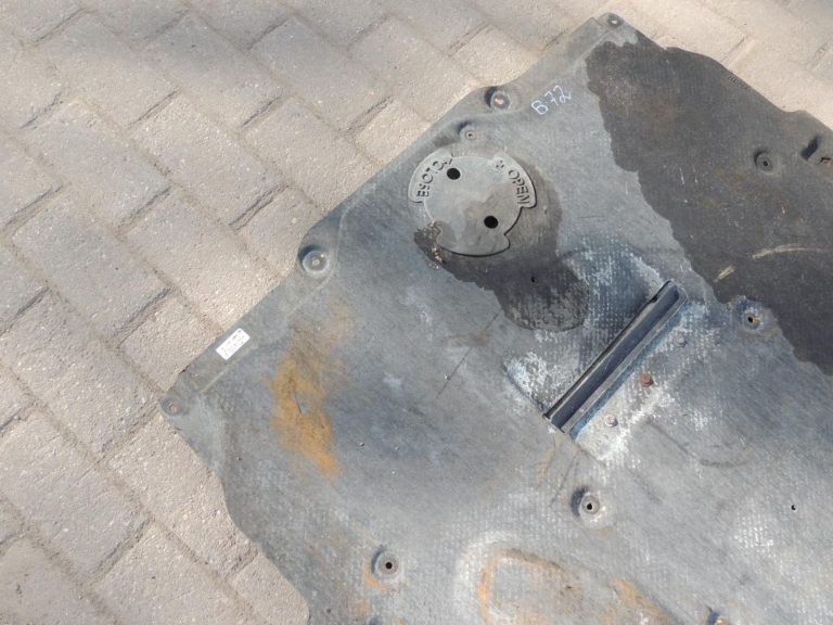 Oriģinālā BMW 5. sērijas F10 F11 apakšējā paneļa centrs 51757261763 7261763