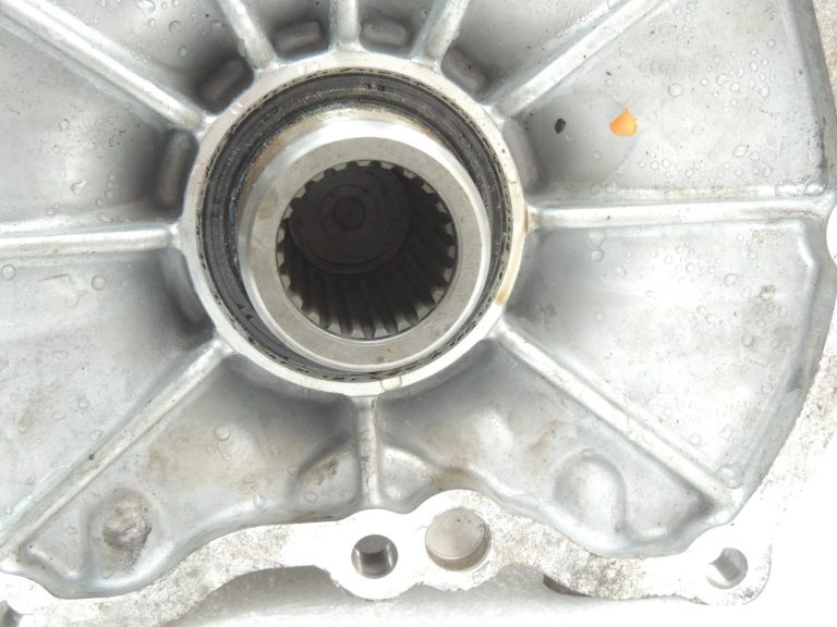 Suzuki Grand Vitara II JB627 2WD pārnesumkārbas pagarinājums 29511-66J50 29141-66J50