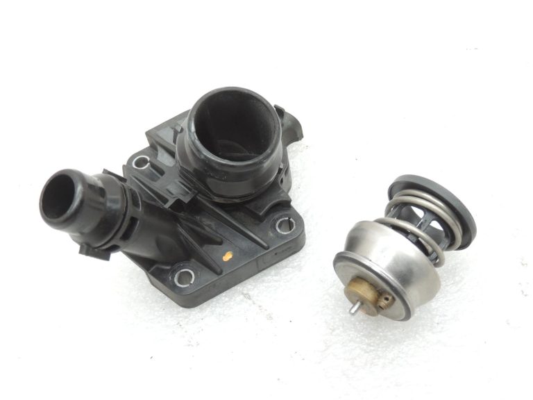Oriģinālā BMW F20 F21 F22 F22 F30 F31 F34 dīzeļdegvielas B47 termostata korpuss 11518577895