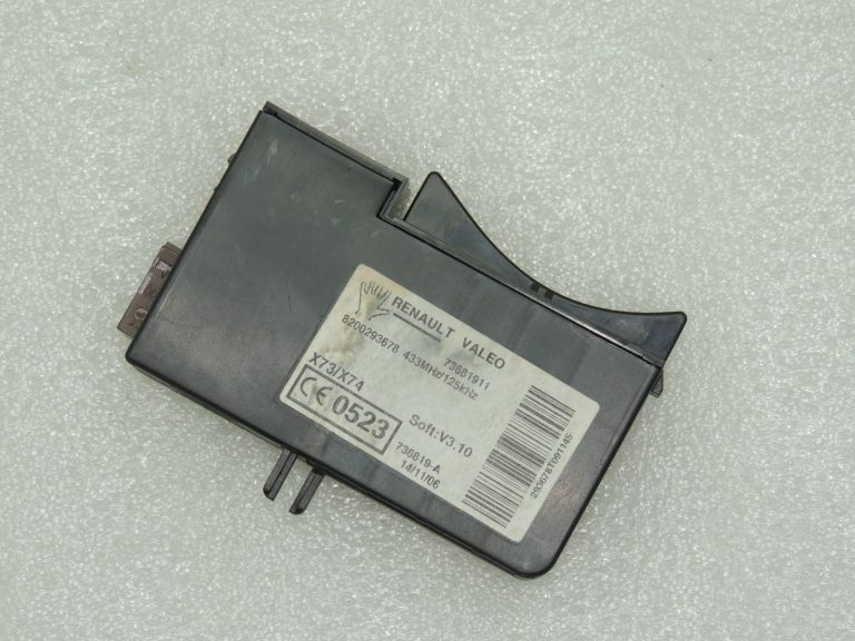 Renault Laguna III karšu lasītājs OEM 8200293678