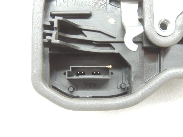 Oriģinālā BMW F30LCI F31LCI F35LCI F80LCI Aizmugurējo kreiso durvju slēdzene 7229459