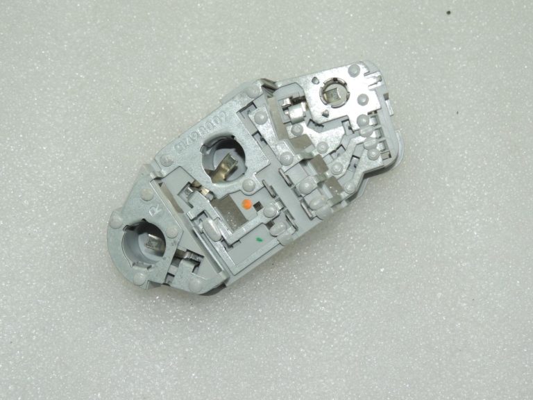 Volvo V60 S60 Lukturu turētājs aizmugurējam labajam lukturim 31294260 OEM