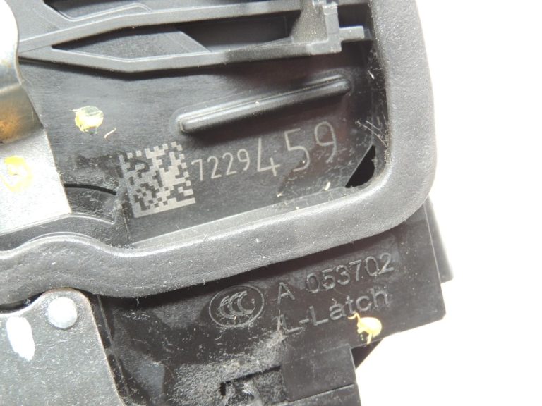 Oriģinālā BMW F30LCI F31LCI F35LCI F80LCI Aizmugurējo kreiso durvju slēdzene 7229459