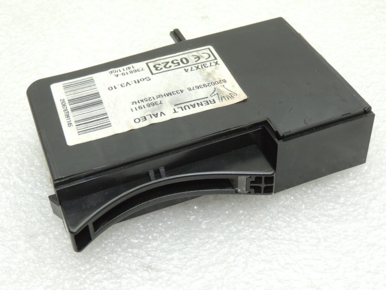 Renault Laguna III karšu lasītājs OEM 8200293678